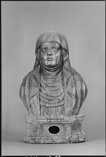 Buste-reliquaire à l'italienne (socle-reliquaire) d'une sainte non identifiée