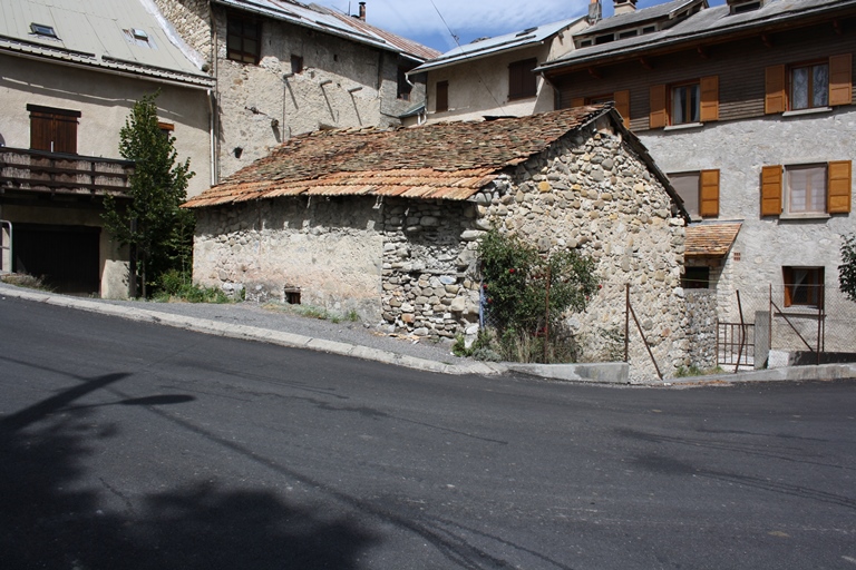 Entrepôt agricole multifonctionnel au Courtil (Village, parcelle E 142).