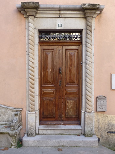 Elévation nord, premier niveau. Porte du logis.