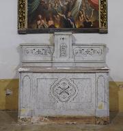 Ensemble de l'autel secondaire des Âmes du Purgatoire : autel-tombeau, deux gradins d'autel, tabernacle