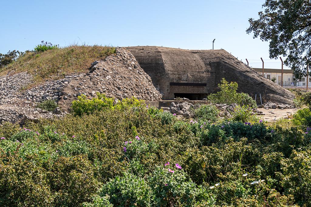Position défensive de Lavera, façade active de la casemate de flanquement Regelbau 680