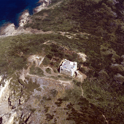 Vue aérienne prise du sud.