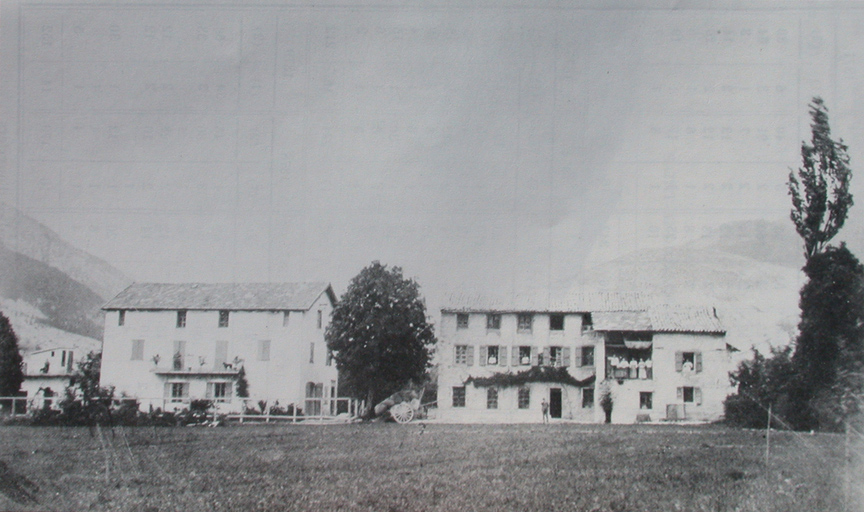 Moulin à farine, puis usine de draps dite Fabrique Arnaud, actuellement maison