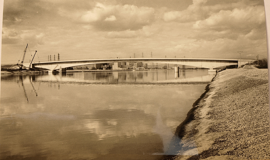 pont routier du Tricastin