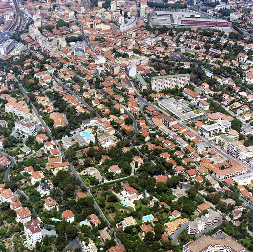 Vue aérienne. Les villas de Notre-Dame. Au nord, Les Cazeaux.