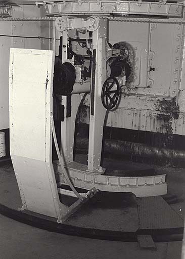 Ouvrage moderne. Bloc 3. Pièce de droite (mortier de 75 mle 1931) vue de l'arrière.