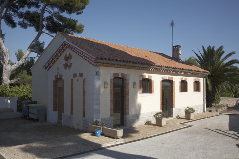 Quartier de casernement : bâtiment C (cuisine), ensemble.