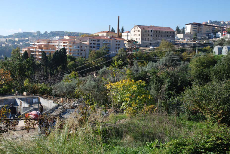 bâtiment conventuel, puis parfumerie Roure-Bertrand, actuellement immeuble de bureaux