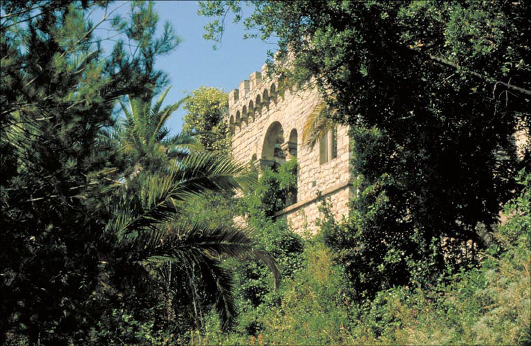 Corps de bâtiment A. Façade antérieure sud. Vue partielle du deuxième niveau