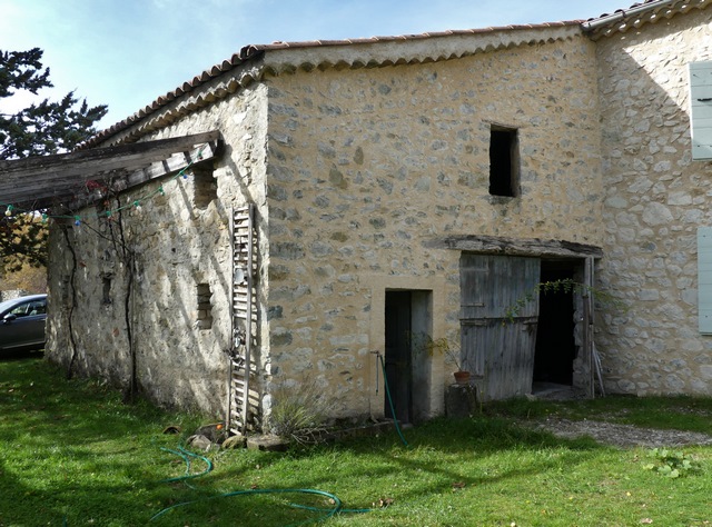 Bâtiment principal, partie agricole. Vue d'ensemble prise du sud-est.