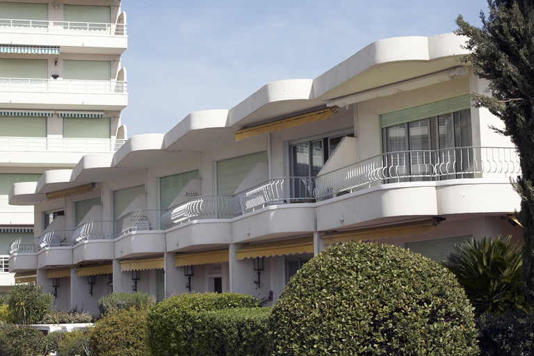 Corps de bâtiment oriental (immeuble à logements). Façade antérieure ouest.