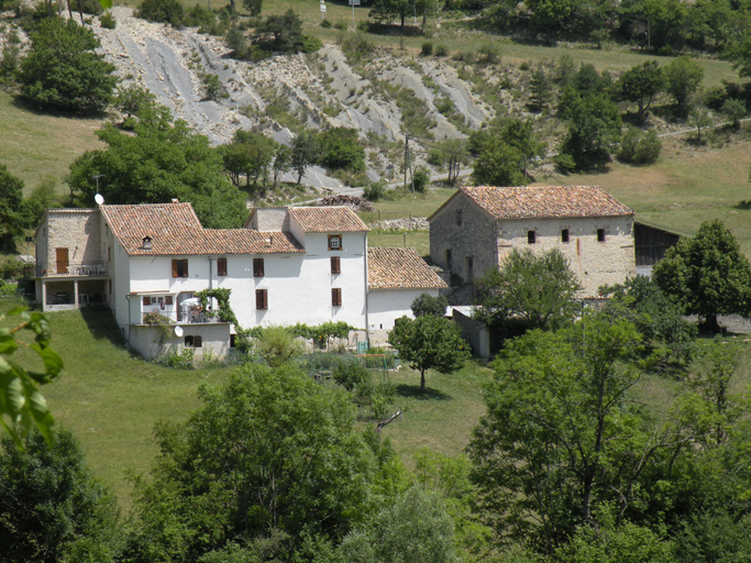 La Serre, parcelle B 187, 188. Ferme de type F3.