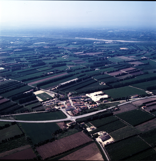 Vue aérienne prise du nord.