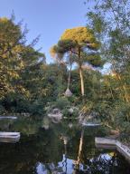 étang avec île artificielle et kiosque, fontaines, cascades du parc d'agrément de Valrose