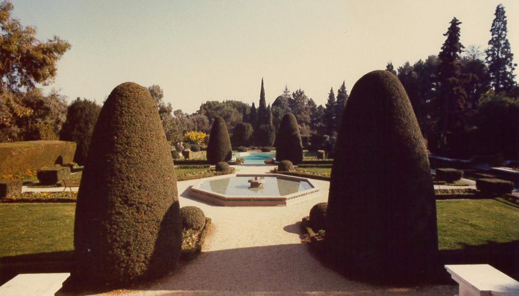 jardin d'agrément de la Villa Grimaldi dite aussi Villa Sainte-Anne, Château Sainte-Anne ou Hermitage, actuellement jardin des Résidences Château Sainte-Anne