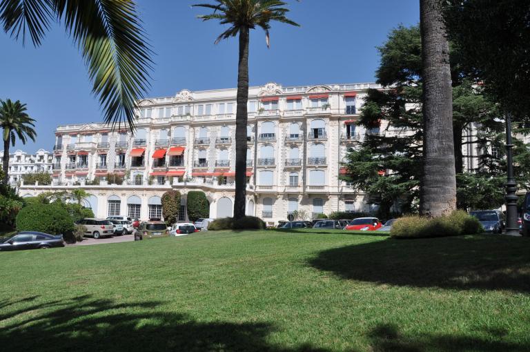 jardin d'agrément de l'Hôtel de voyageurs dit hôtel Winter Palace, actuellement immeuble en copropriété