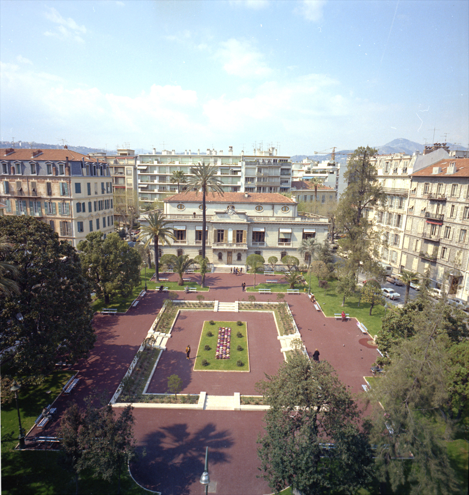 square Dominique Durandy, ancien jardin d'agrément de la Villa Rambourg