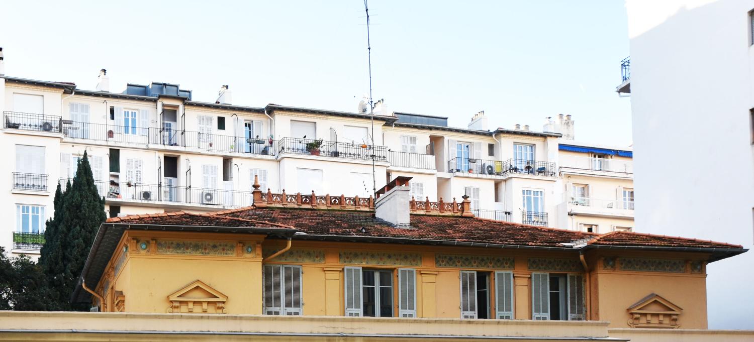 Deux maisons de villégiature jumelées (villas balnéaires) dites Villa Printemps et Villa Gabrielle (cette dernière devenue par la suite Villa Nika puis Villa Emeraude), actuellement toutes deux centre d'action sociale sous le nom de "Accueil Simone Riff"