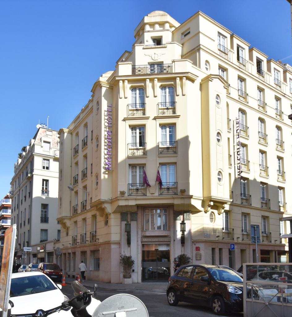 hôtel de voyageurs dit Napoléon, actuellement Hôtel Mercure Grimaldi et immeuble dit Palais François 1er