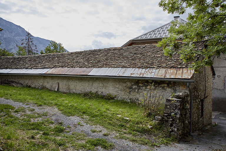 entrepôts agricoles, cabanes pastorales, ensembles pastoraux