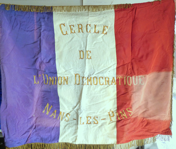 drapeau du cercle de l'Union Démocratique de Nans-les-Pins