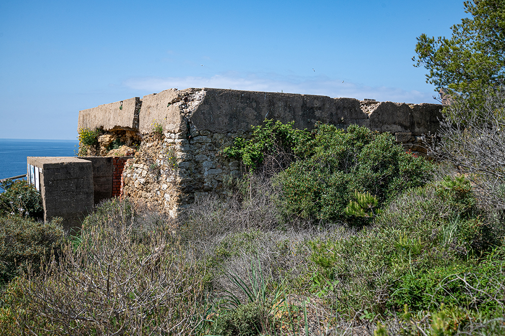 Vue extérieure de la tour-modèle de 1813 dérasée et remaniée en 1943