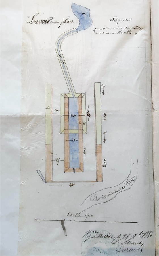 Dessin plan exécuté en vue de l’agrandissement et de la réfection du lavoir public de Gattières, 1886. Lavoir vu en plan. 