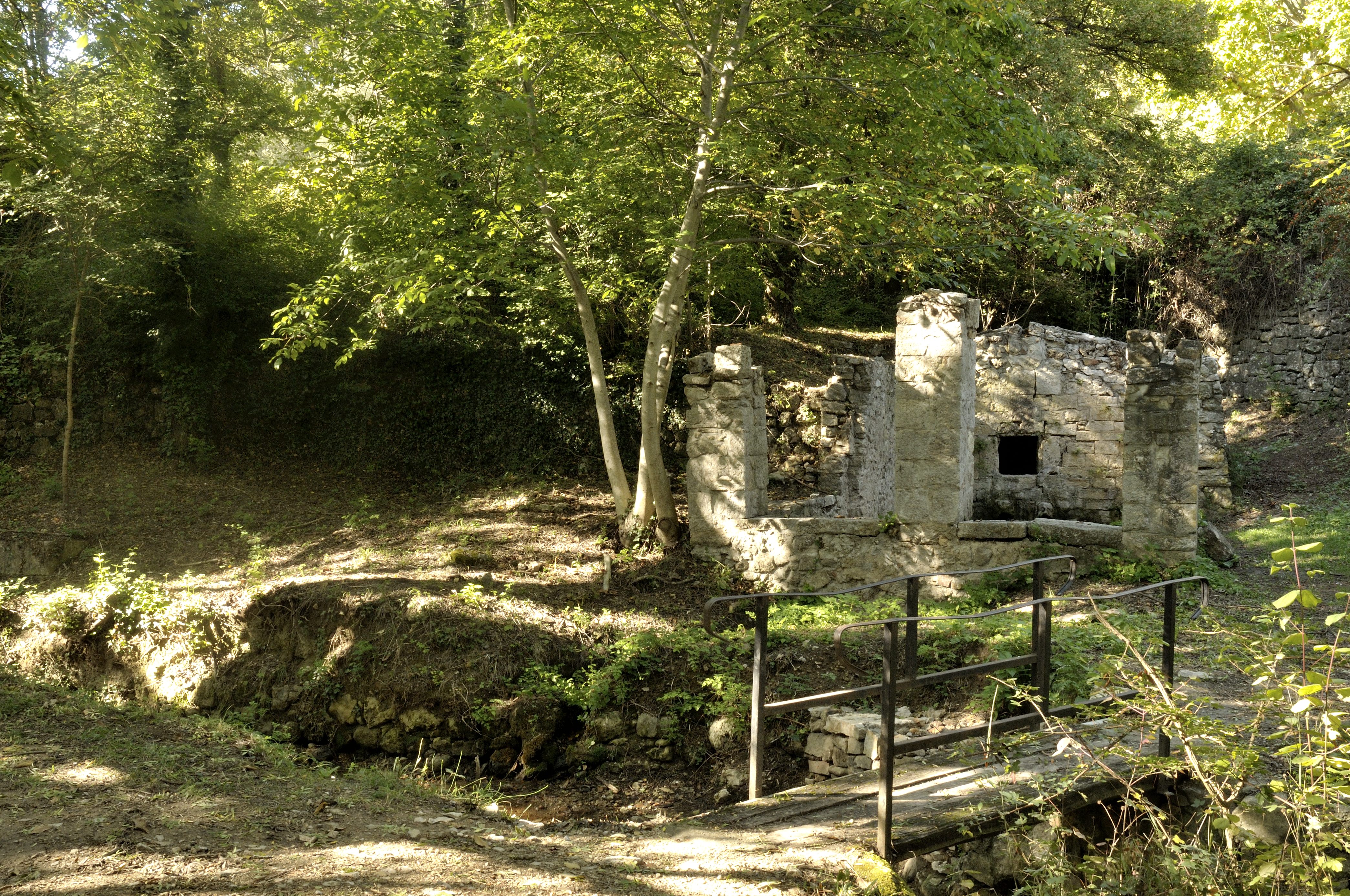 Lavoir de Font-Vieille