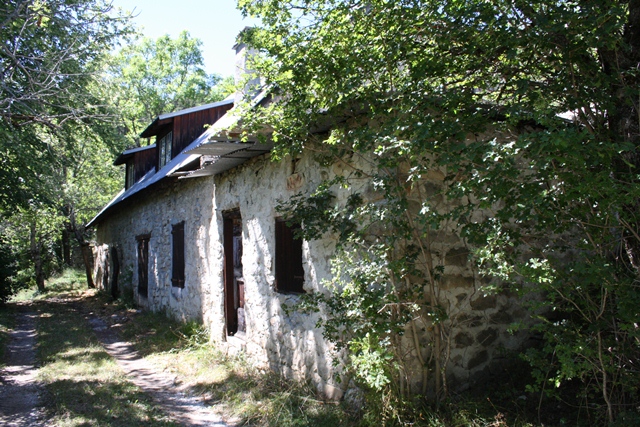 Ferme dite Le Clot Taurié, puis Le Clot Tourié, actuellement entrepôt agricole