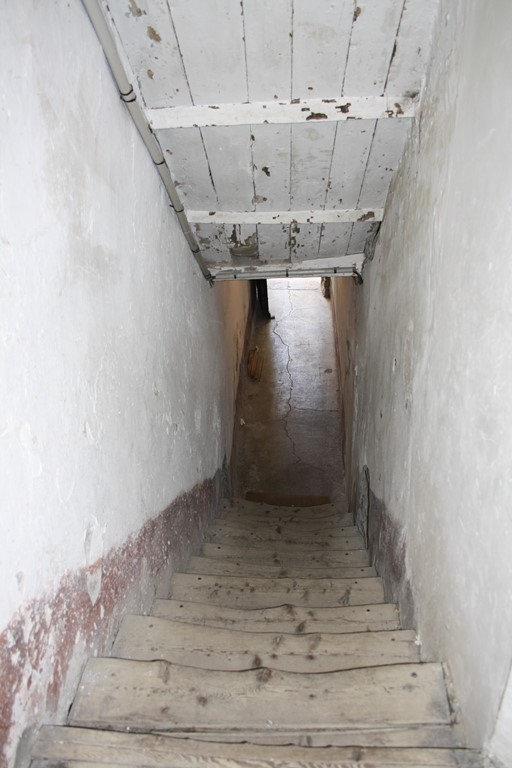 Escalier droit, vue inversée (parcelle 2020 AB 87).