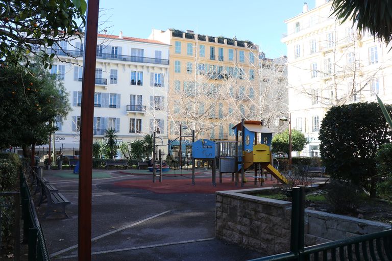 place des platanes puis place de la liberté, actuelle place Wilson