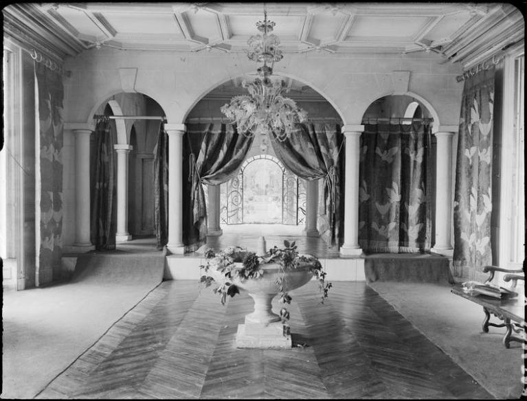maison de villégiature (villa balnéaire) dite Palais Castellamare ou Villa Orlamonde, un temps hôtel de voyageurs sous le nom de Palais Maeterlinck, actuellement immeuble