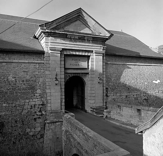 fortification d'agglomération dite enceinte de la ville de Briançon