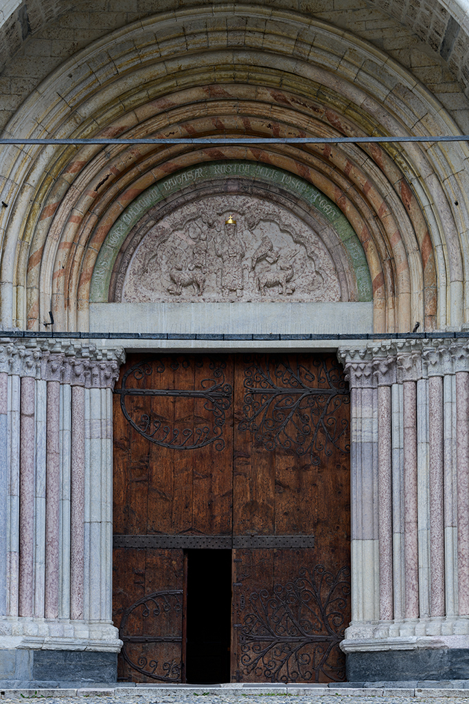 Portail du Réal de la cathédrale Notre-Dame d'Embrun