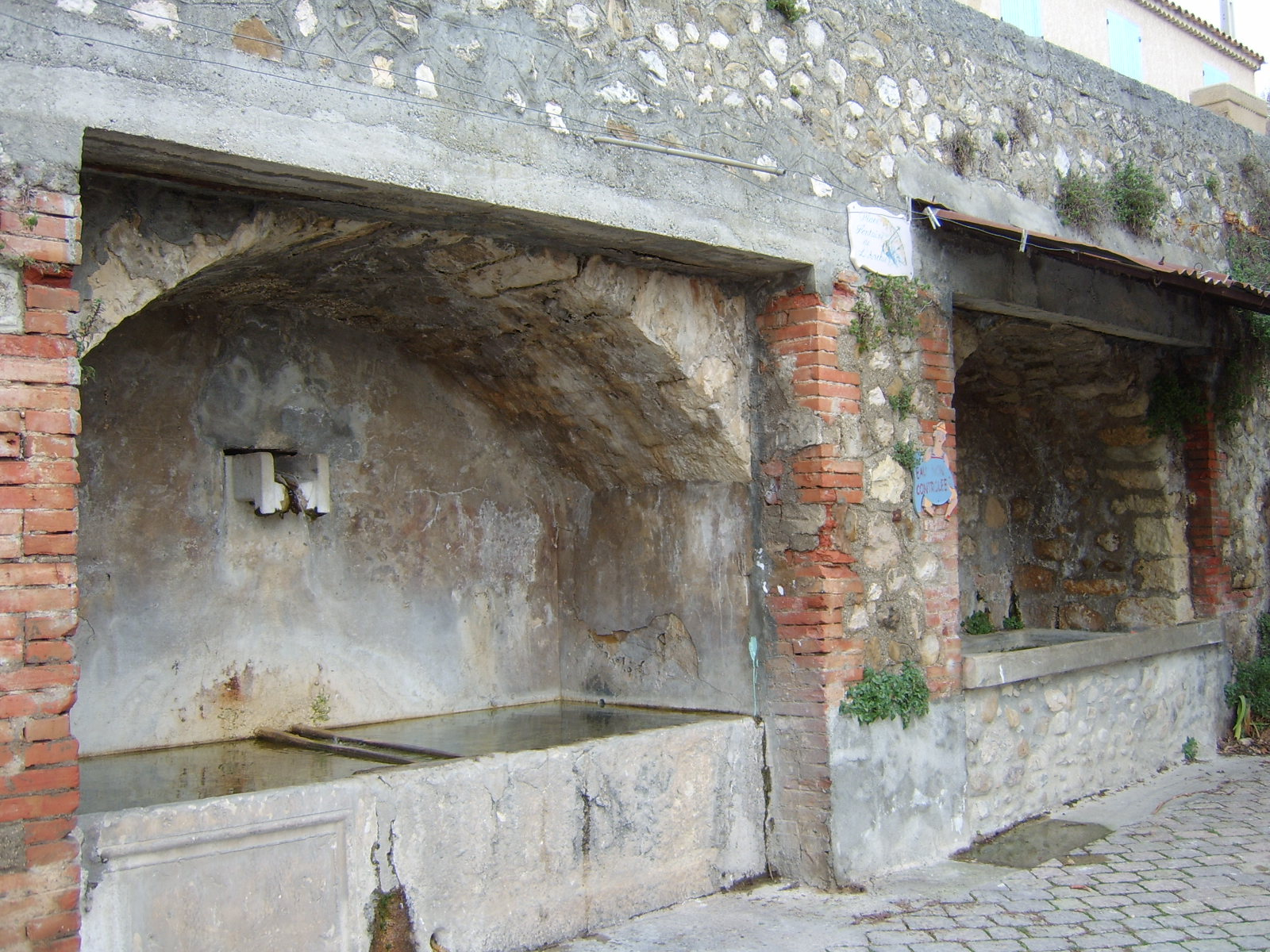 Fontaine et lavoir de l'Archier