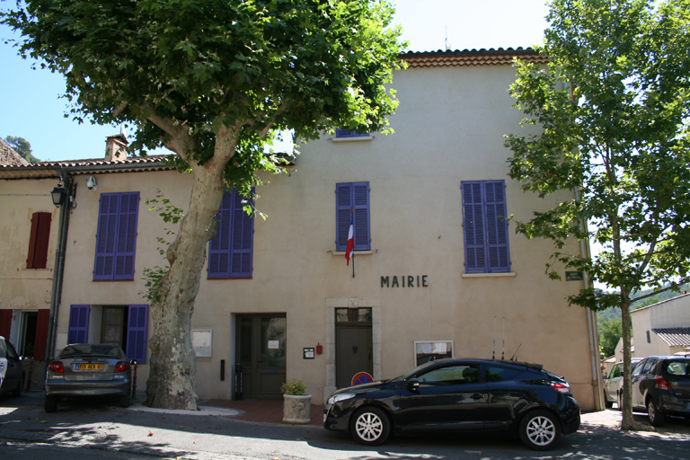 maison, puis mairie et école, actuellement mairie