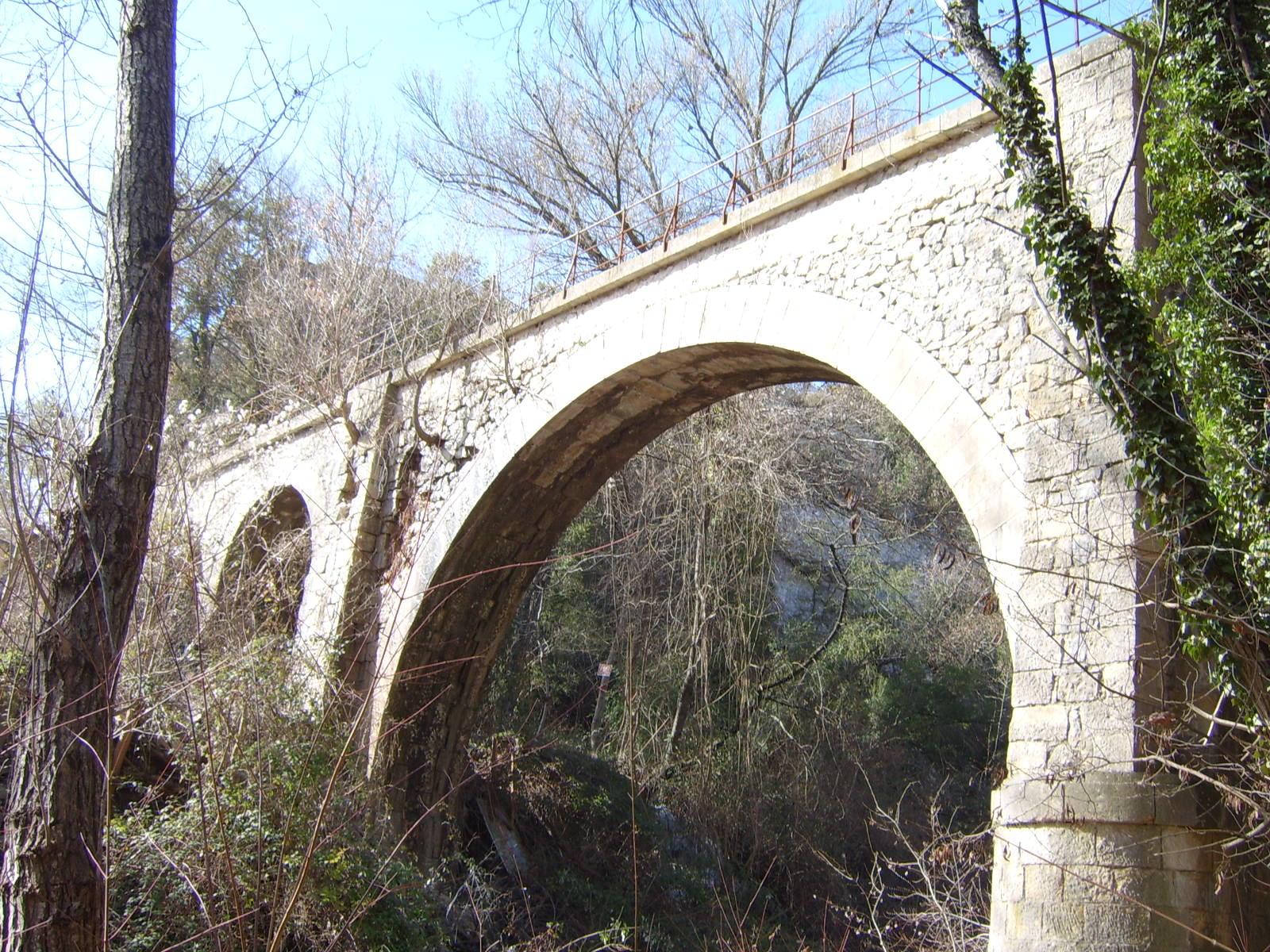 aqueduc du canal de Pontoise