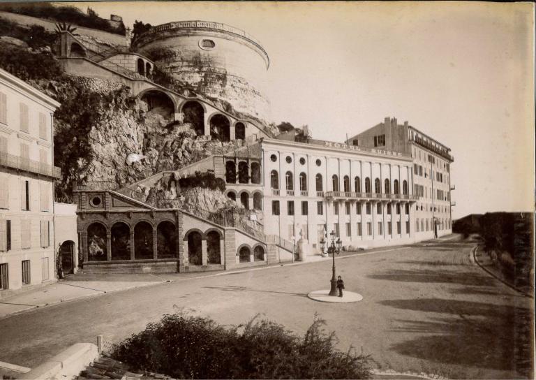 Hôtel de voyageurs dit Albergo Clerissi puis pension Clérissi puis hôtel Suisse
