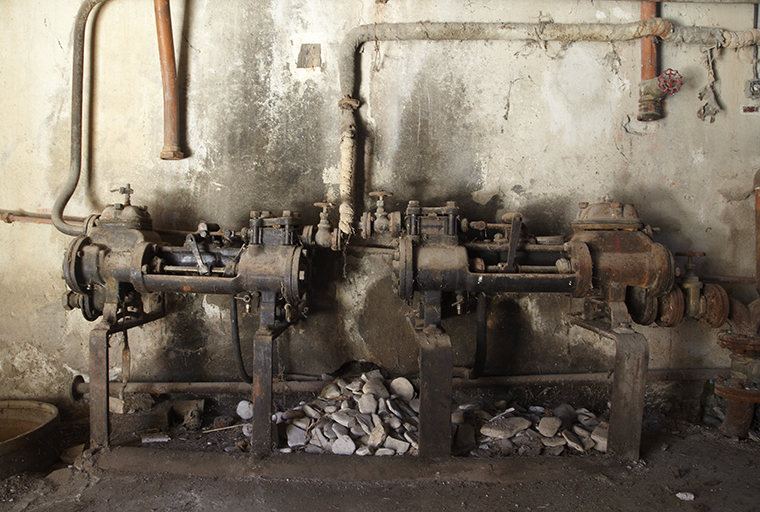 ensemble de deux machines à pomper (pompes à eau Worthington)