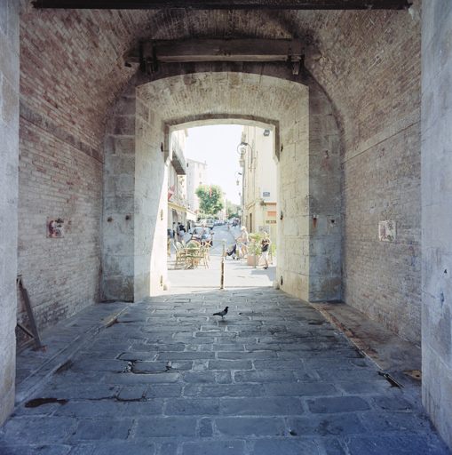 Passage d'entrée voûté de la porte Marine (29) et arrière-voussure côté ville.