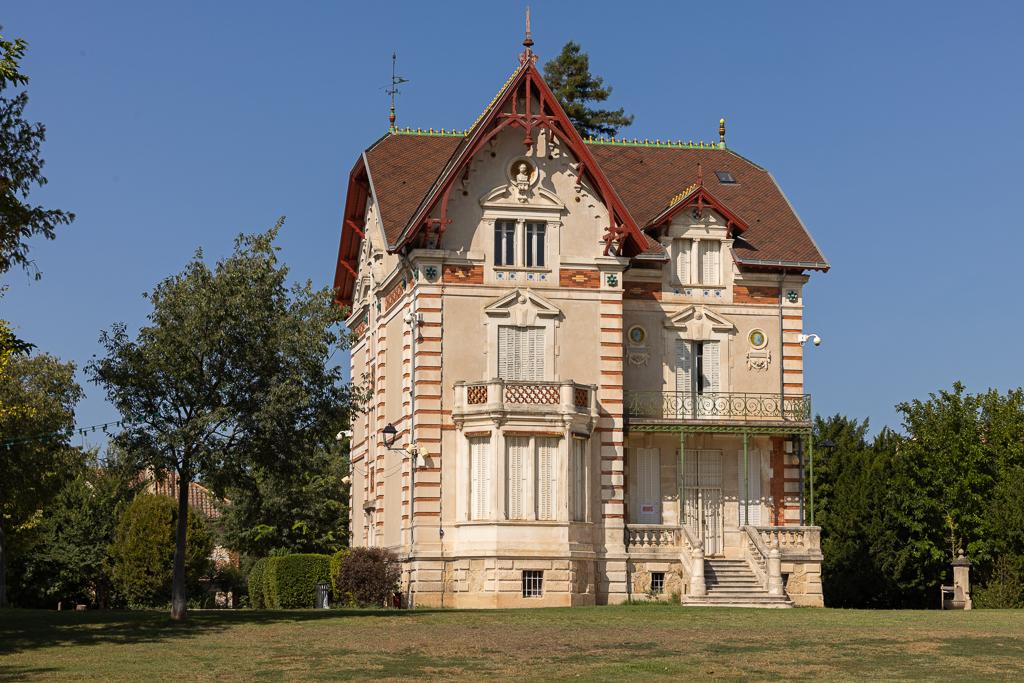 Façade sud : vue générale. 