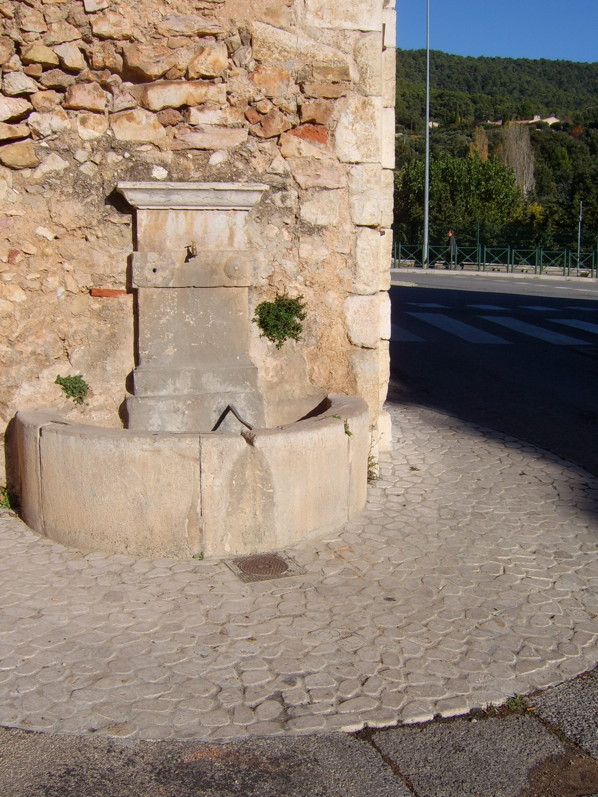 Fontaine dite fontaine de la porte des Aires