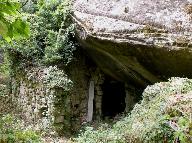 entrepôt agricole semi-troglodytique