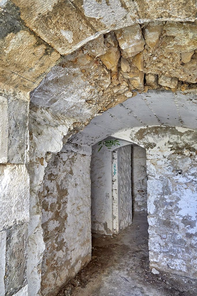 Batterie annexe, extrémité ouest, intérieur de l' abri enterré 