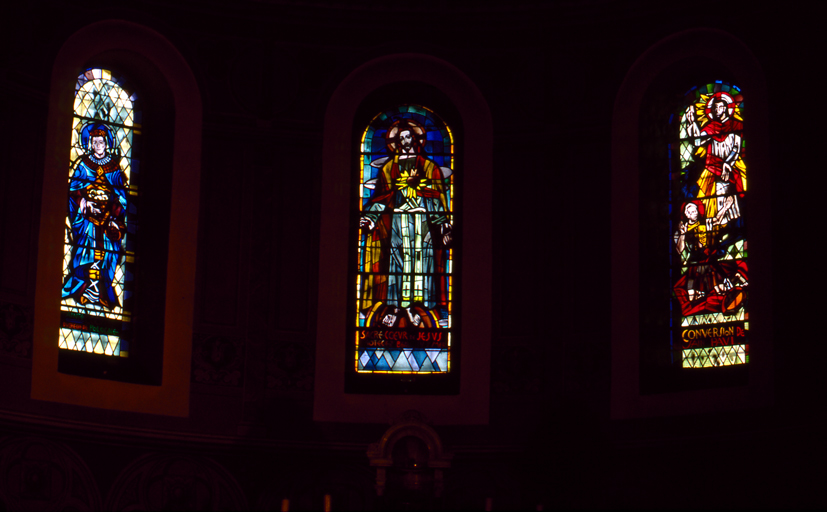 ensemble de 7 verrières : Sainte Geneviève, Sainte Léonie, Sacré-Coeur, Conversion de saint Paul de Tarse, Saint Michel archange, Saint Etienne de Hongrie