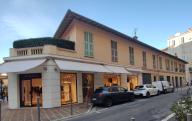 immeuble et boutiques