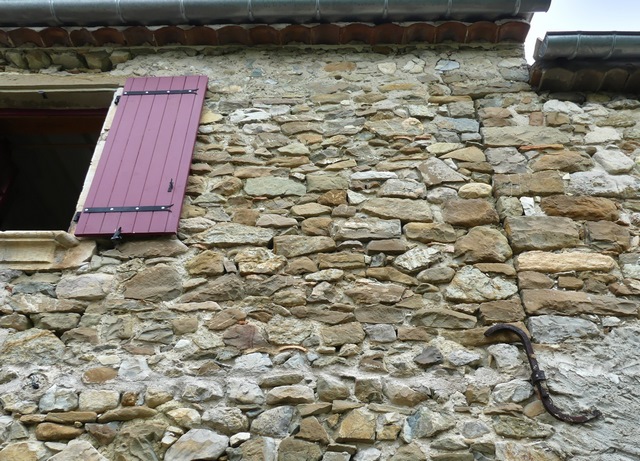 Bâtiment du logis. Elévation ouest, second niveau. Collage de la maçonnerie de la partie nord.