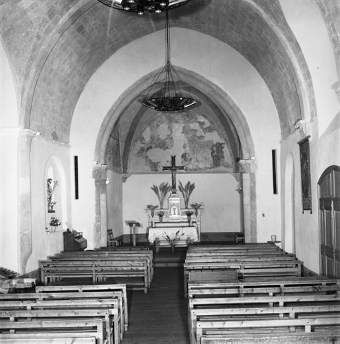 Eglise paroissiale Saint-Sébastien. Vue générale de la nef vers le choeur.