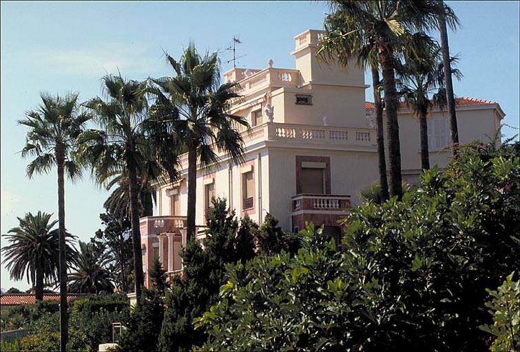 Cap d'Ail. Villa bourgeoise (villa L'Ermitage du Cap Fleuri).