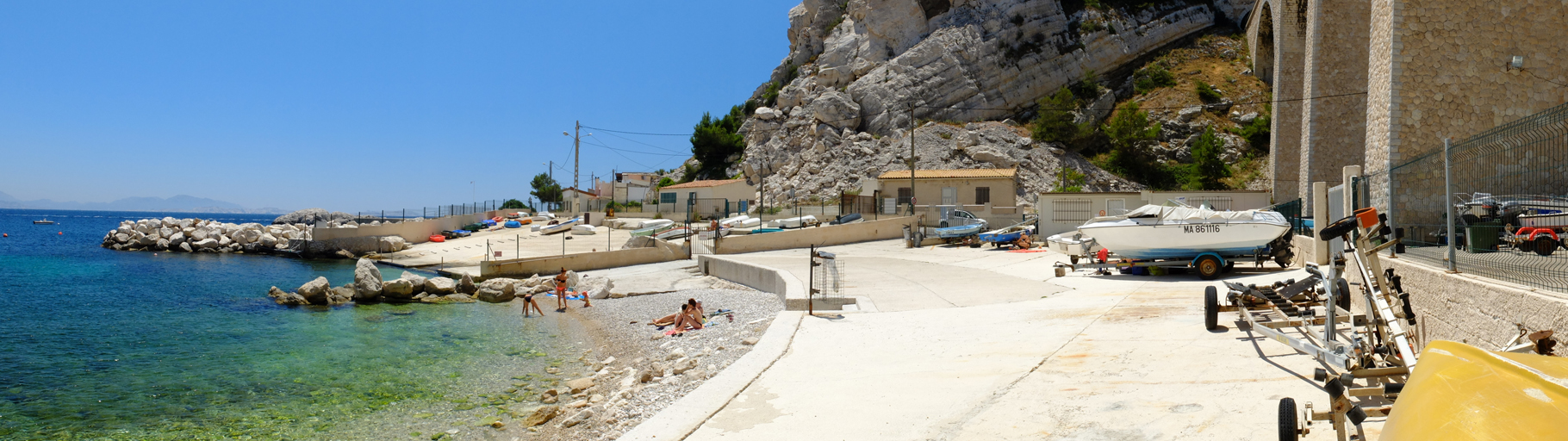 Port abri dit calanque de la Vesse